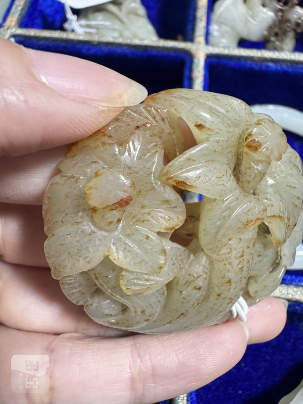 明 沁玉镂雕凌霄花带饰 - 图5